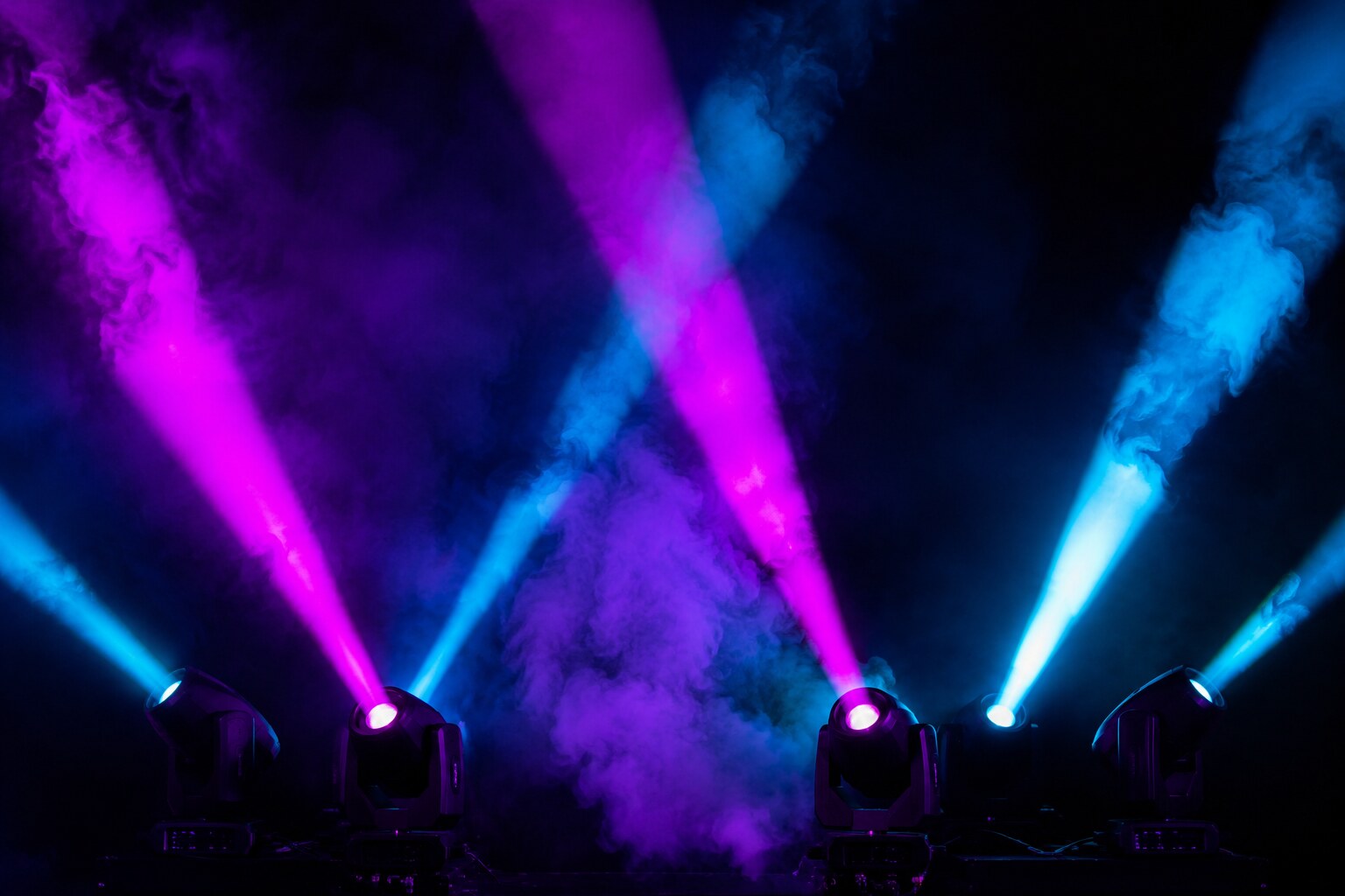 Projecteurs moving head en action